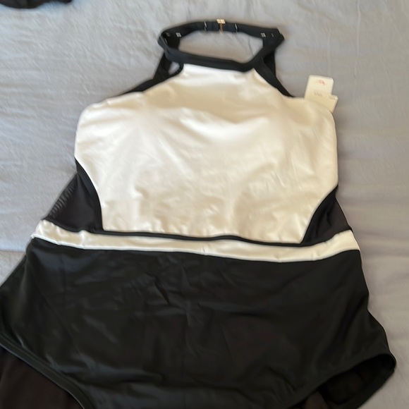 Jantzen Swim Jantzen Tummy Control Black And White One Pc Swimsuit